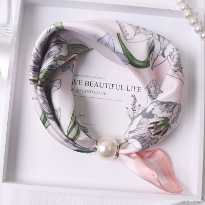 Women'S Scarf, French Retro Floral Small Square Scarf, Versatile Decorative Neck Scarf, Pink Gentle Floral Print Neck Accessory